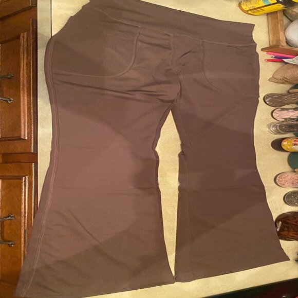 Women's High-Waist Flare Yoga Leggings with Pockets Brown Small - Picture 3 of 5